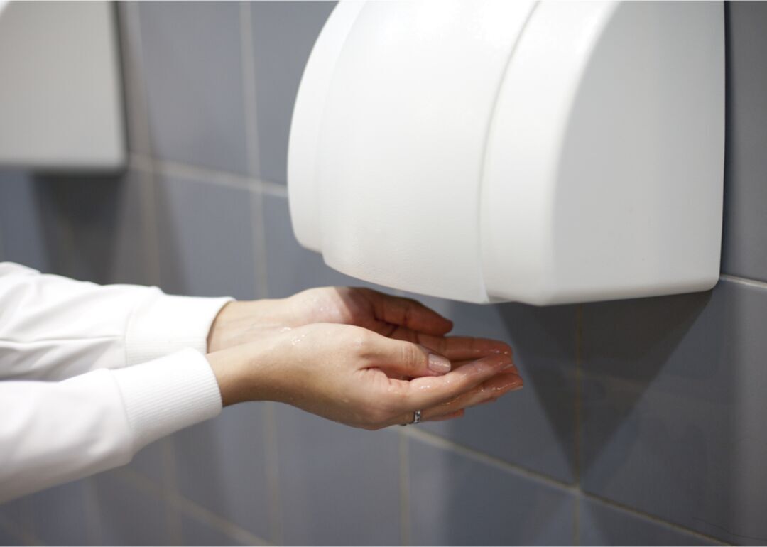 Myth #28: Hand dryers are effective in killing the coronavirus